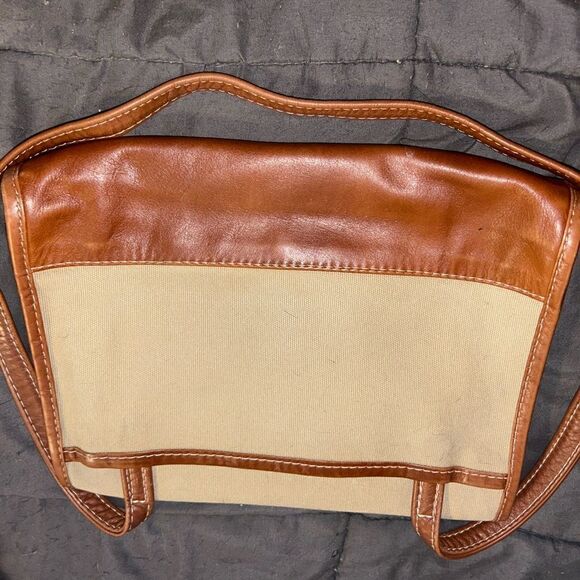 Leather and canvas meduim size purse - Picture 2 of 6